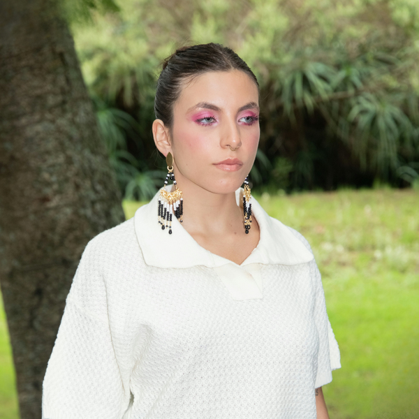 AROS LARGOS DORADOS CON MOSTACILLAS Y CRISTALES NEGROS