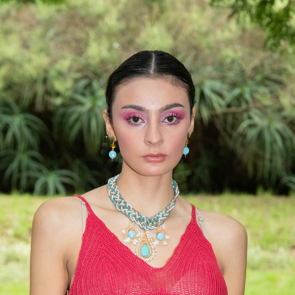 Conjunto de Gargantilla de mostacillas tejidas